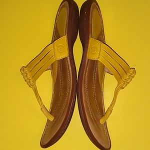 NWOT Born Thong Sandal